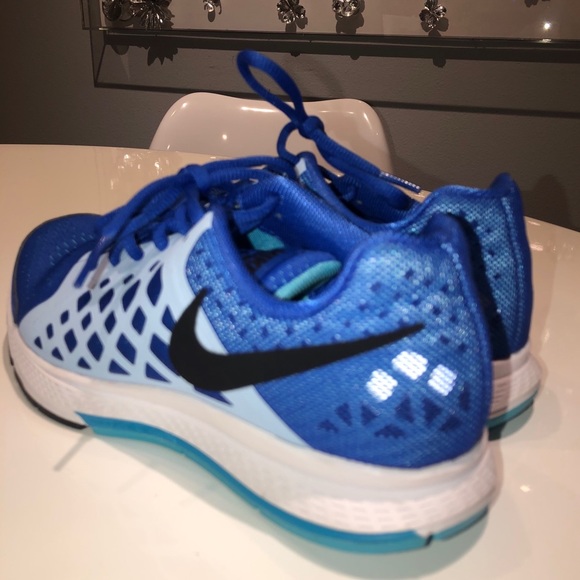 Never Worn Nike Running shoes - Picture 1 of 8